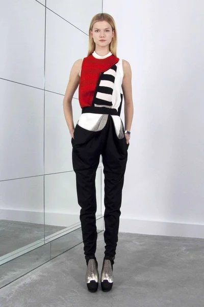 Look 10